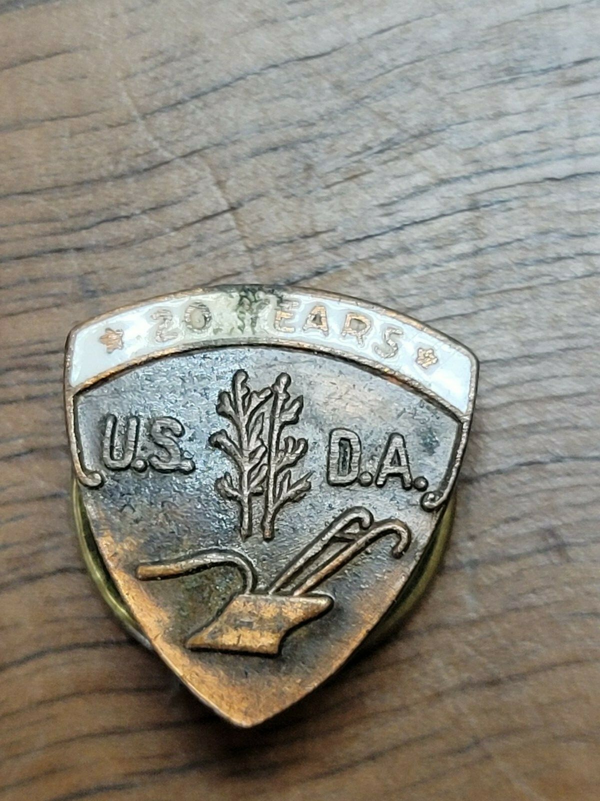 U.S. D.A. ~ VINTAGE U.S. DEPARTMENT OF AGRICULTURE ~ 20 YEAR LAPEL PIN