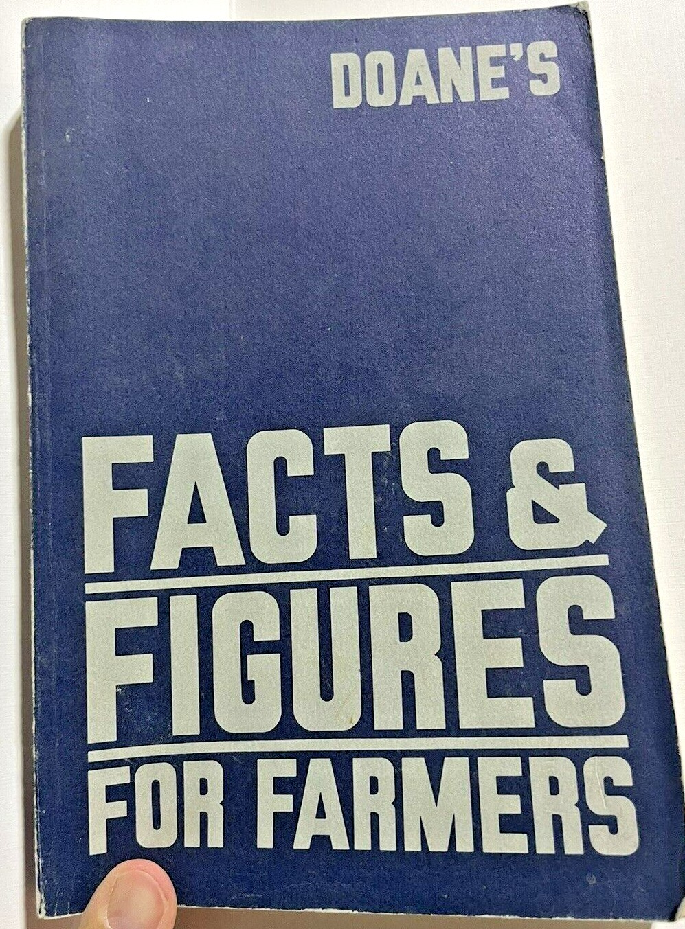 Doane’s Facts Figures Farmers 1972 1st Edition St Louis MO Markets Fertilizer