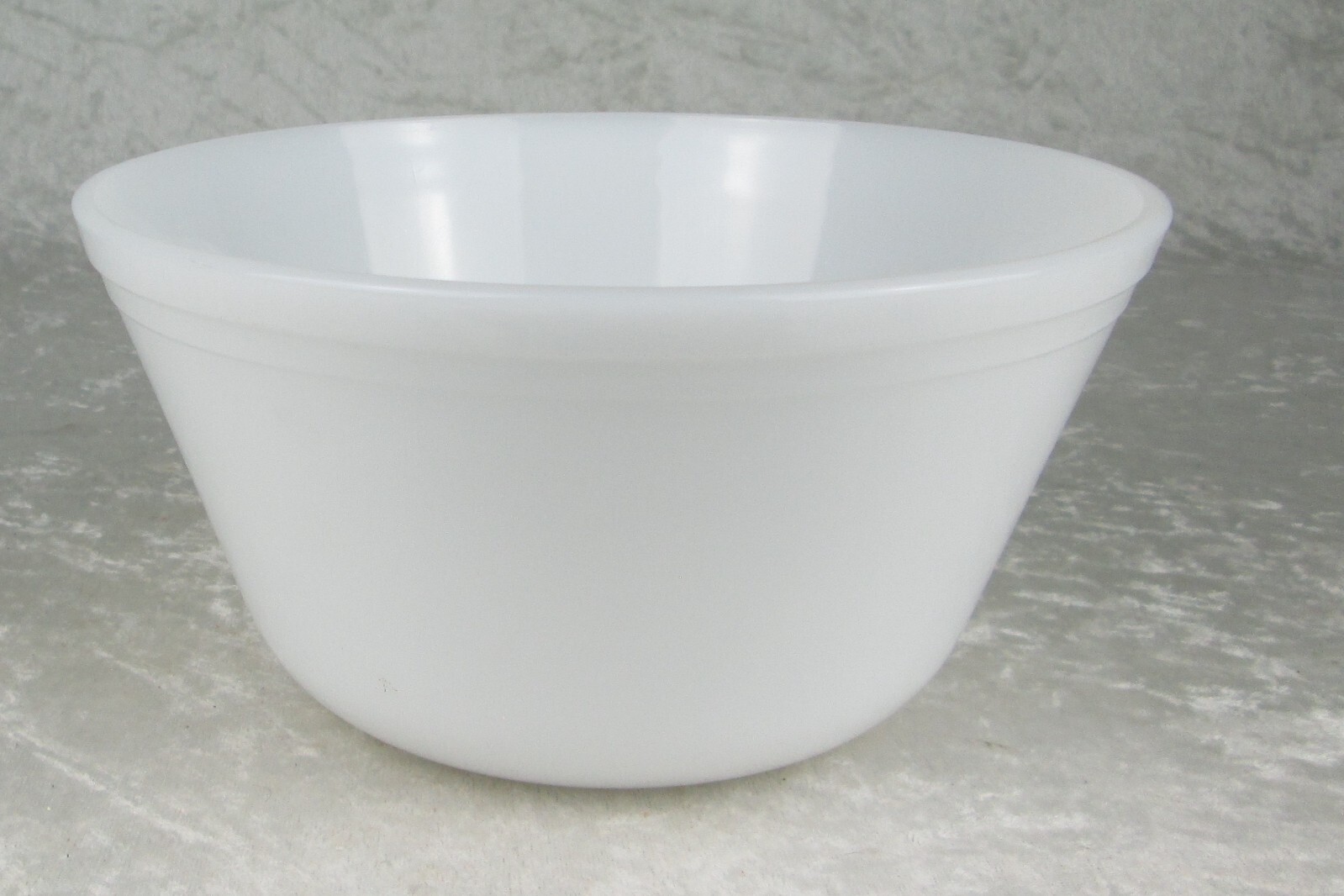 Federal Milk Glass Mixing Bowl Farmers Elevator Co. Turton S.D. South Dakota
