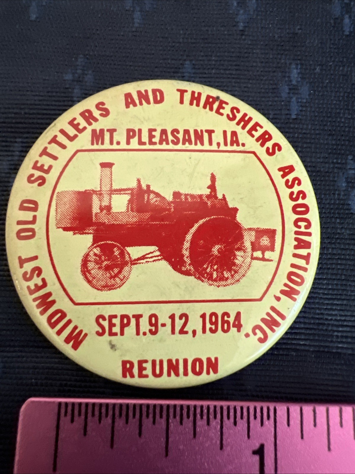 *1964 Midwest Old Settler Thresher Reunion Mt Pleasant IA Pinback Button Tractor
