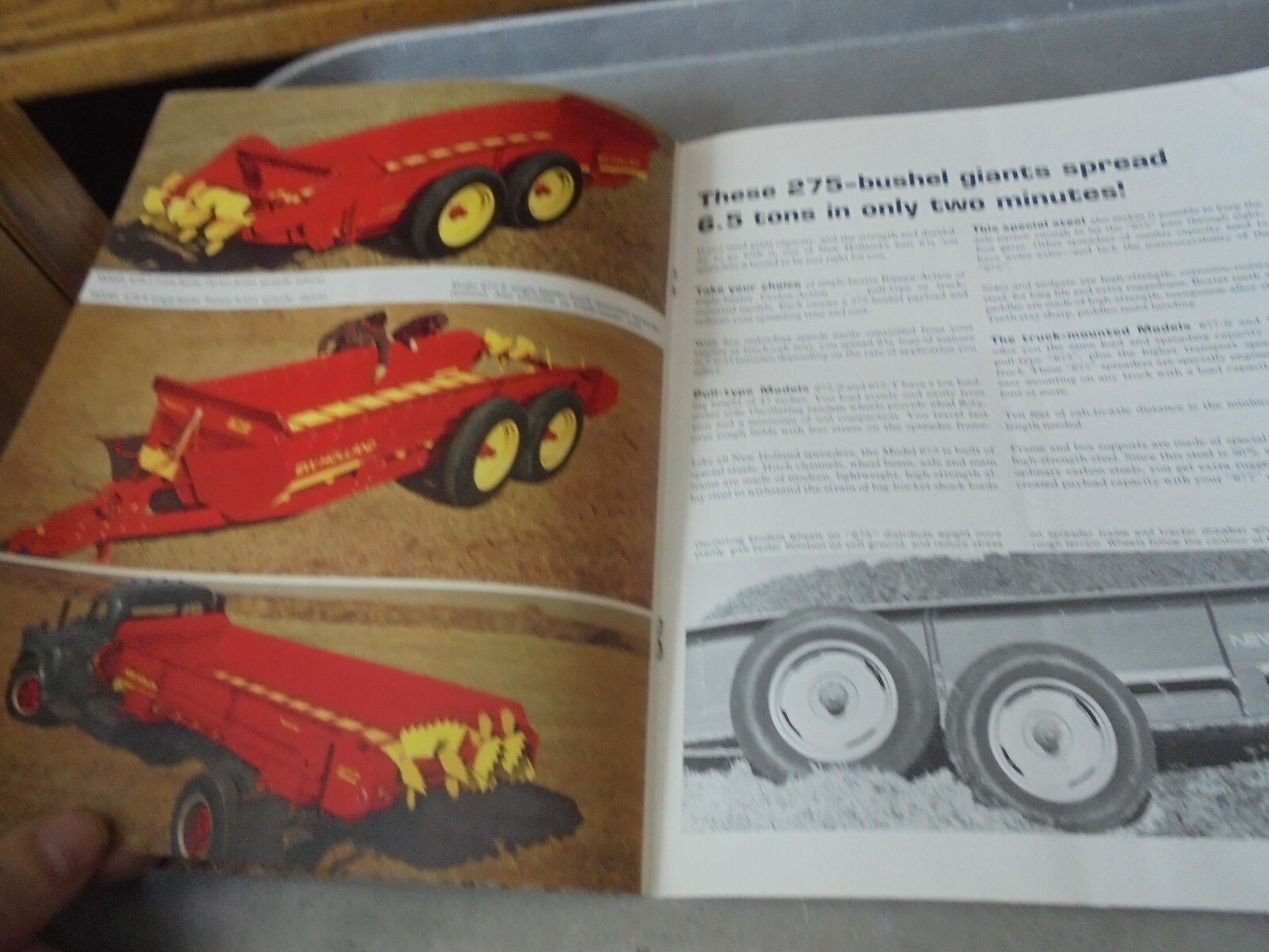 Vintage 1968 Sperry Rand New Holland Heavy-duty Spreaders Brochure 510 516 675
