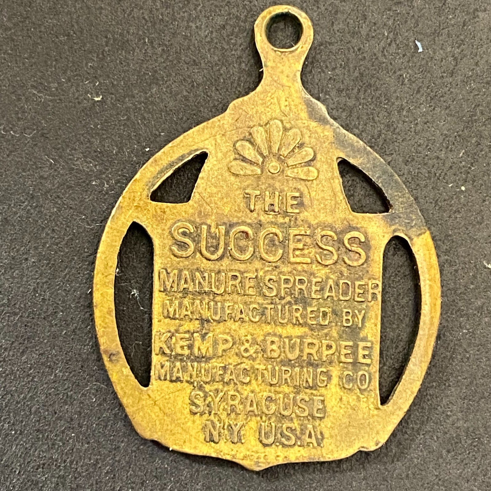 Success Manure Spreader Kemp & Burpee Syracuse Brass Pendant 25mm Scarce