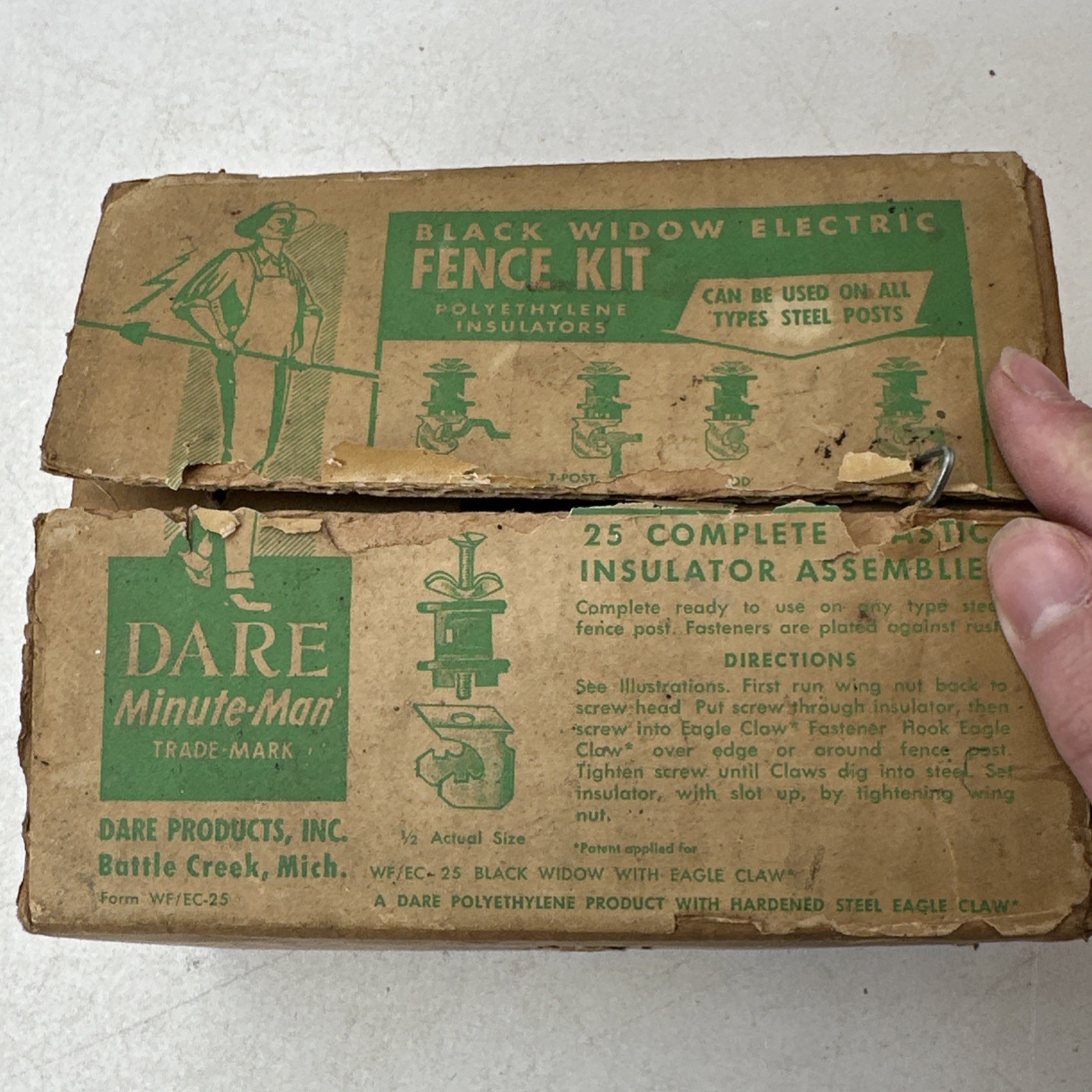 Vintage Dare Minute Man Black Widow Electric Fence Plastic Insulator Assemblies