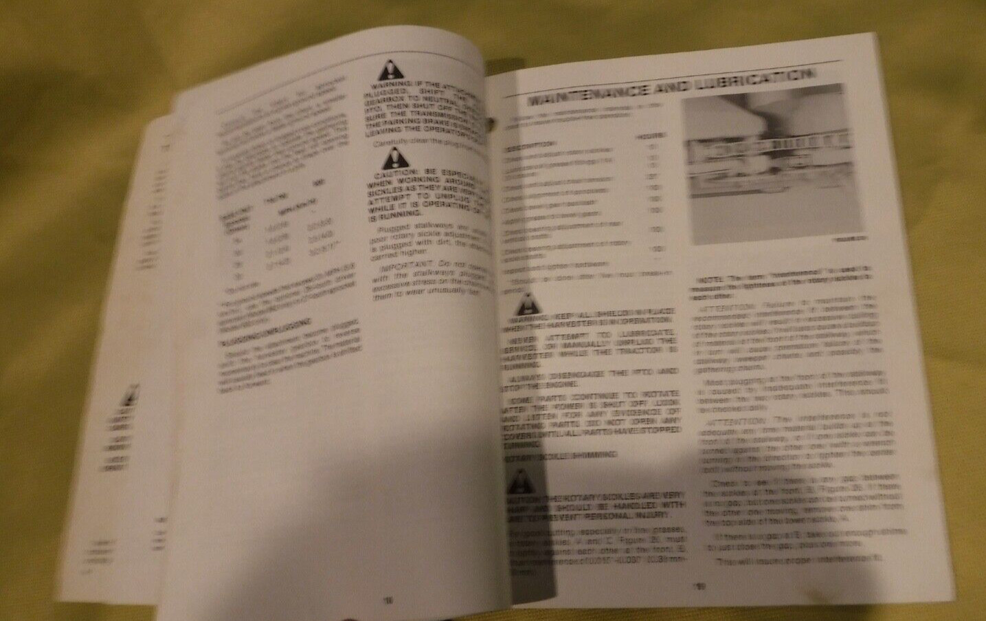 New Holland 824 Corn Head Assembly Information & Owner Operator Manual