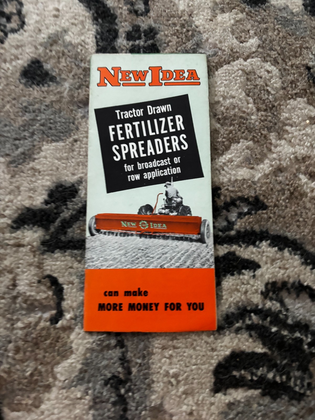 New Idea Tractor Drawn Fertilizer Spreaders For 1965 Brochure DCPA26