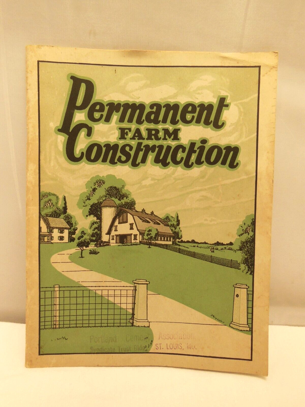 VTG MANUAL ON FARM CONCRETE PERMANENT FARM CONSTRUCTION PORTLAND CEMENT ASSOC.