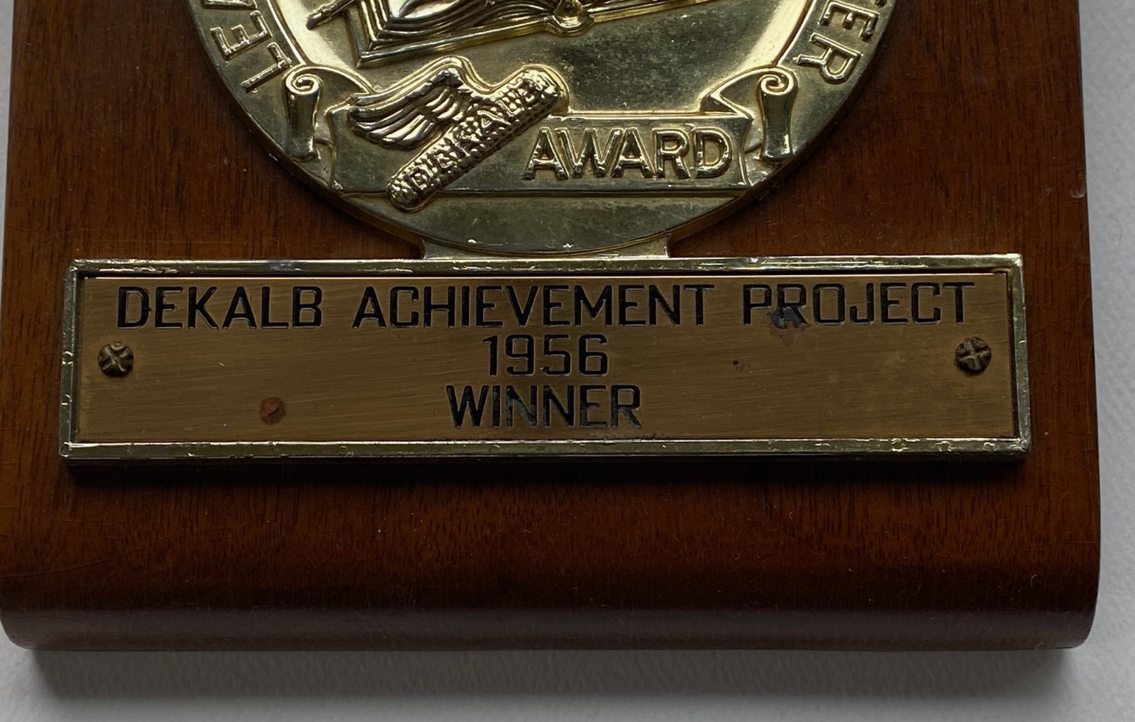 VINTAGE * DEKALB ACHIEVEMENT PROJECT 1956 WINNER * PLAQUE * HIGH SCHOOL * RARE