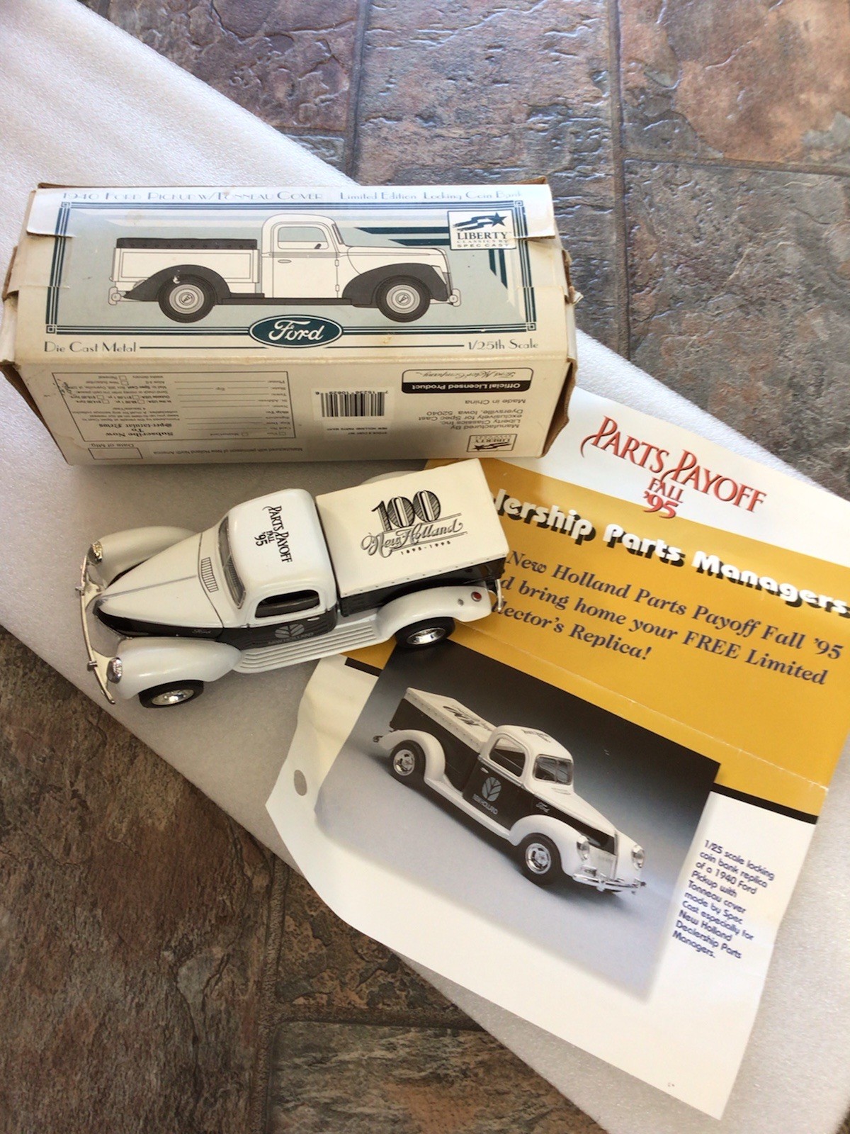 New Holland 1995 Dealer Only Limited Edition Collectors Parts Payoff Coin Bank