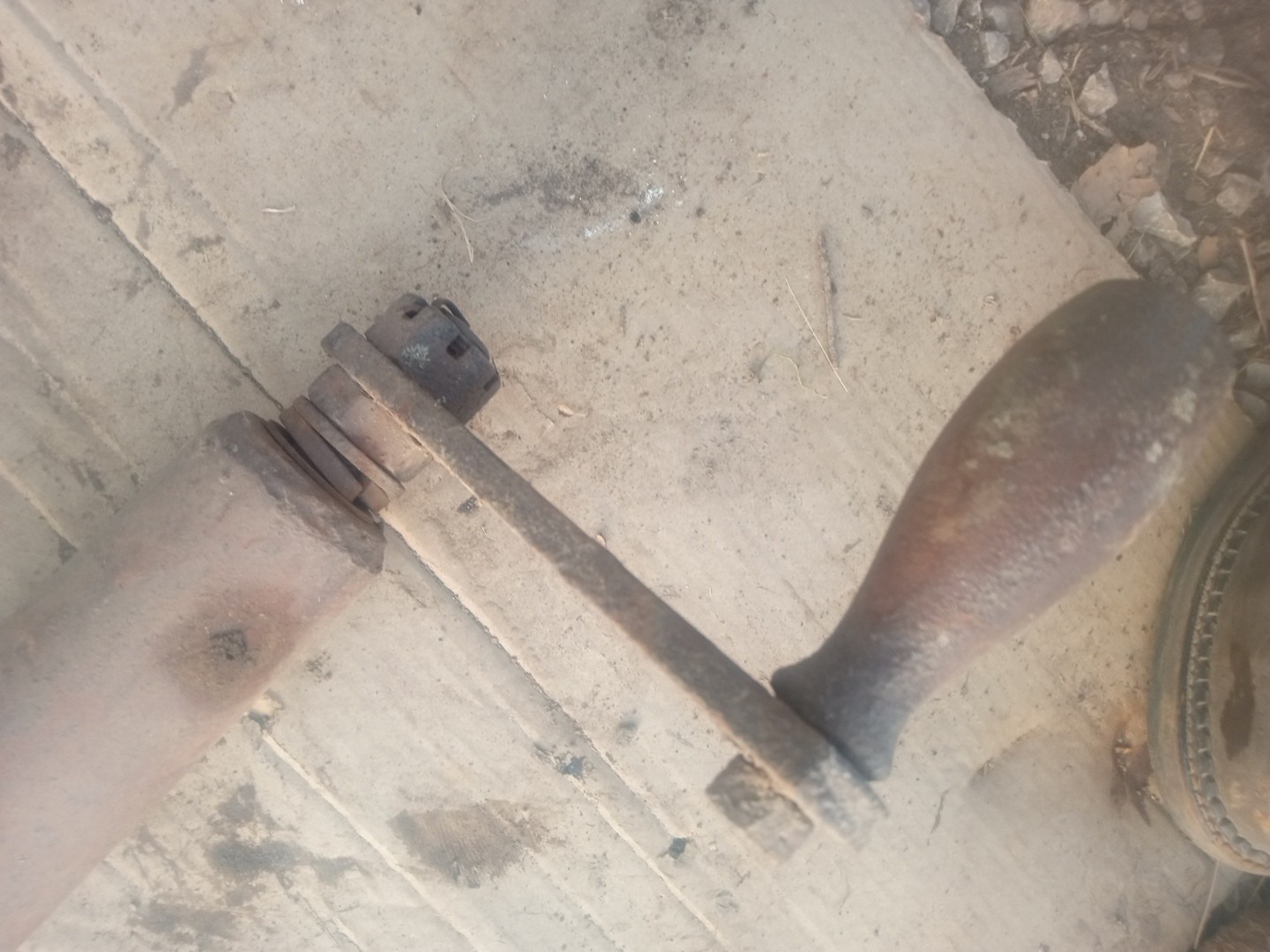 Kewanee Leveling Crank Jack Assembly . IS LOCKED UP