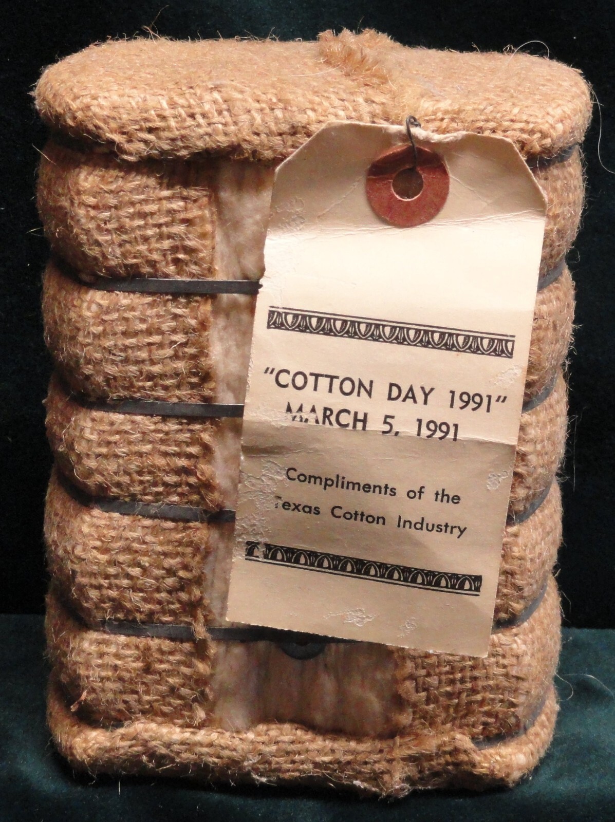 Vintage Miniature Souvenir « Cotton Day 1991 » Texas Cotton Bale — LOOK