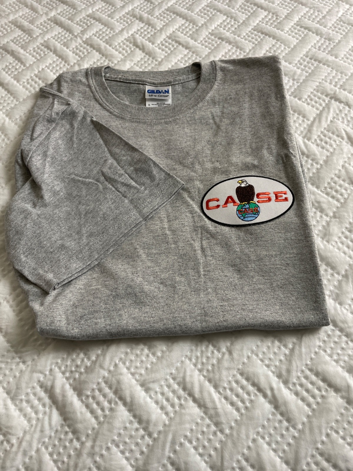 new mens small Case logo tee shirt