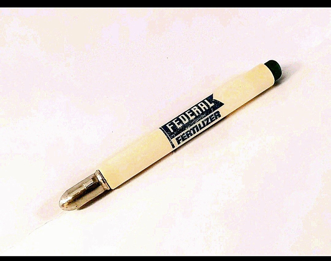 Vintage 1940&rsquo;s Federal Fertilizer Advertising Bullet Pencil
