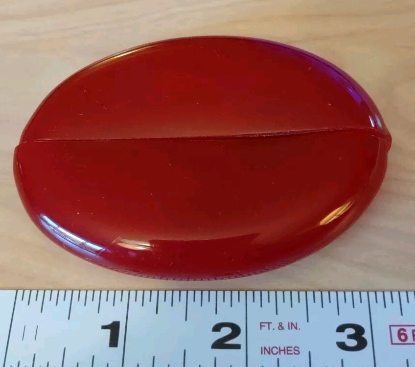 Universal CO-OP ASSN Vintage 1970&rsquo;s Red Oval Vinyl Coin Pouch Lebanon,Wis