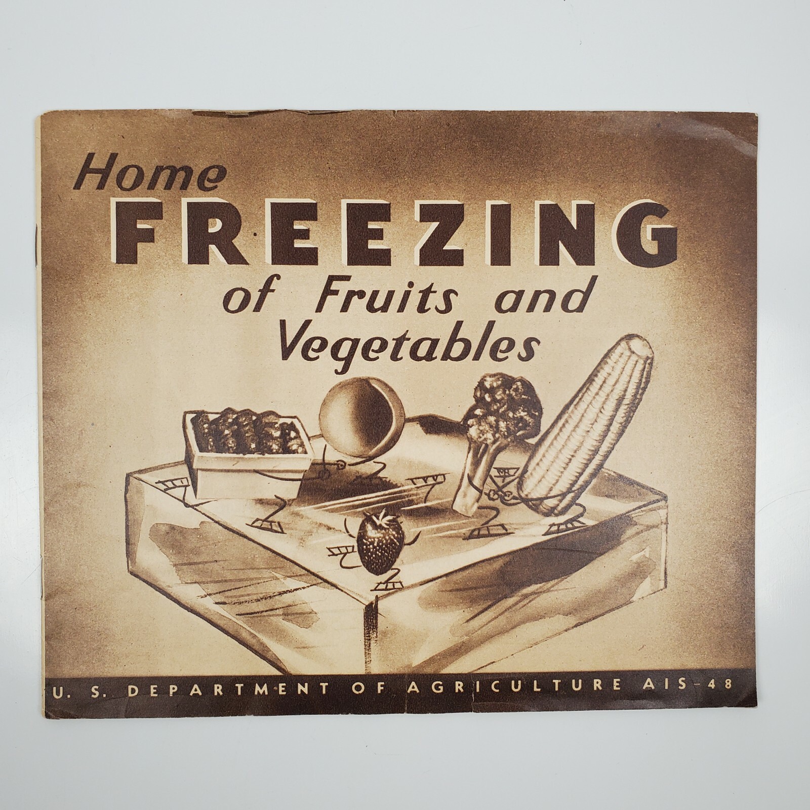 Vintage U.S. Dept of Agriculture Home Freezing Fruits & Vegetables Pamphlet 1946