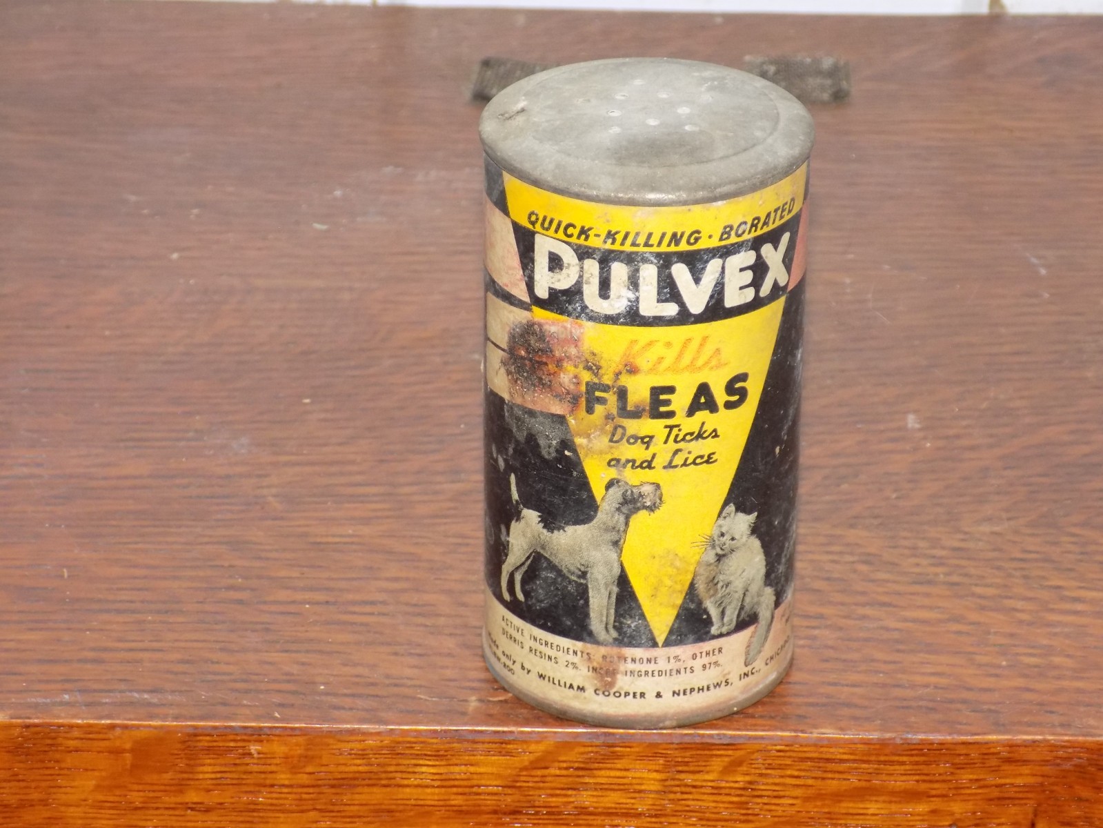 Vintage Pulvex Flea Powder EMPTY Cardboard 3 3/5 ounces Container