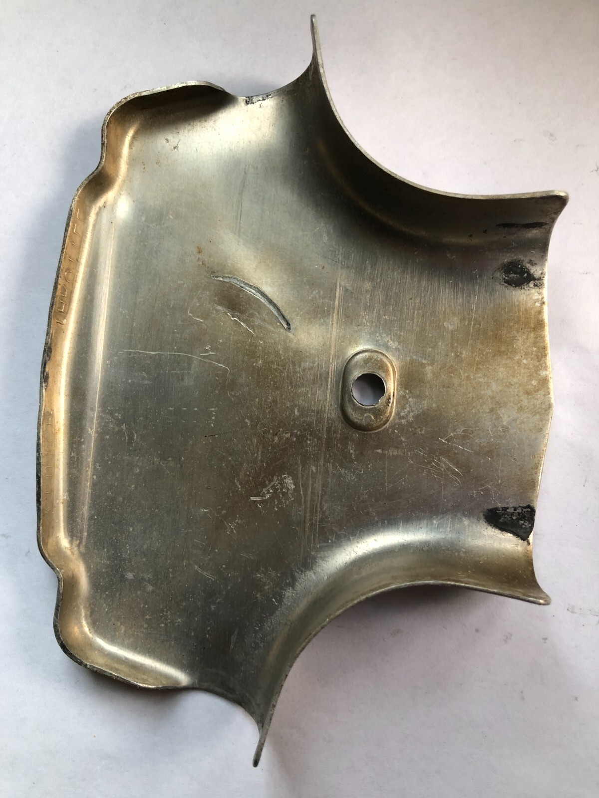 TORO Metal Marker for a Lawn Mower with the words « Clutch & Throttle » on top