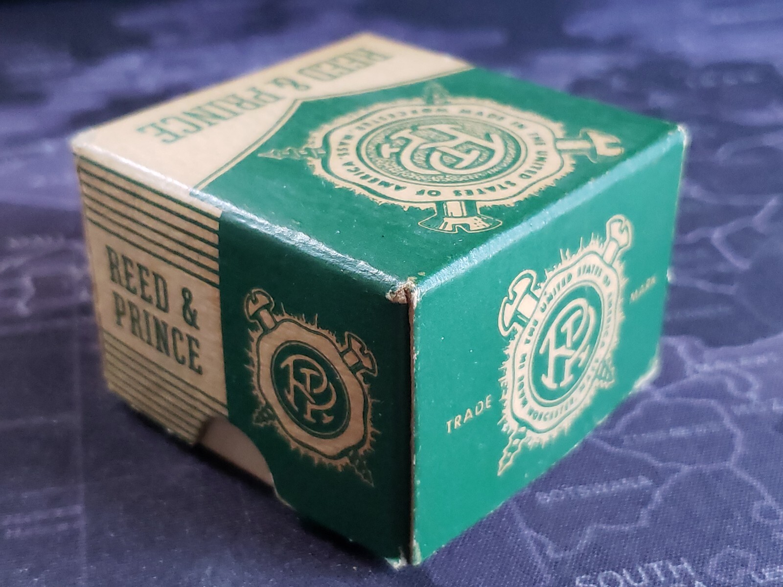 Reed and Prince #8 screw box-Worcester Massachusetts-box only-excellent cond.