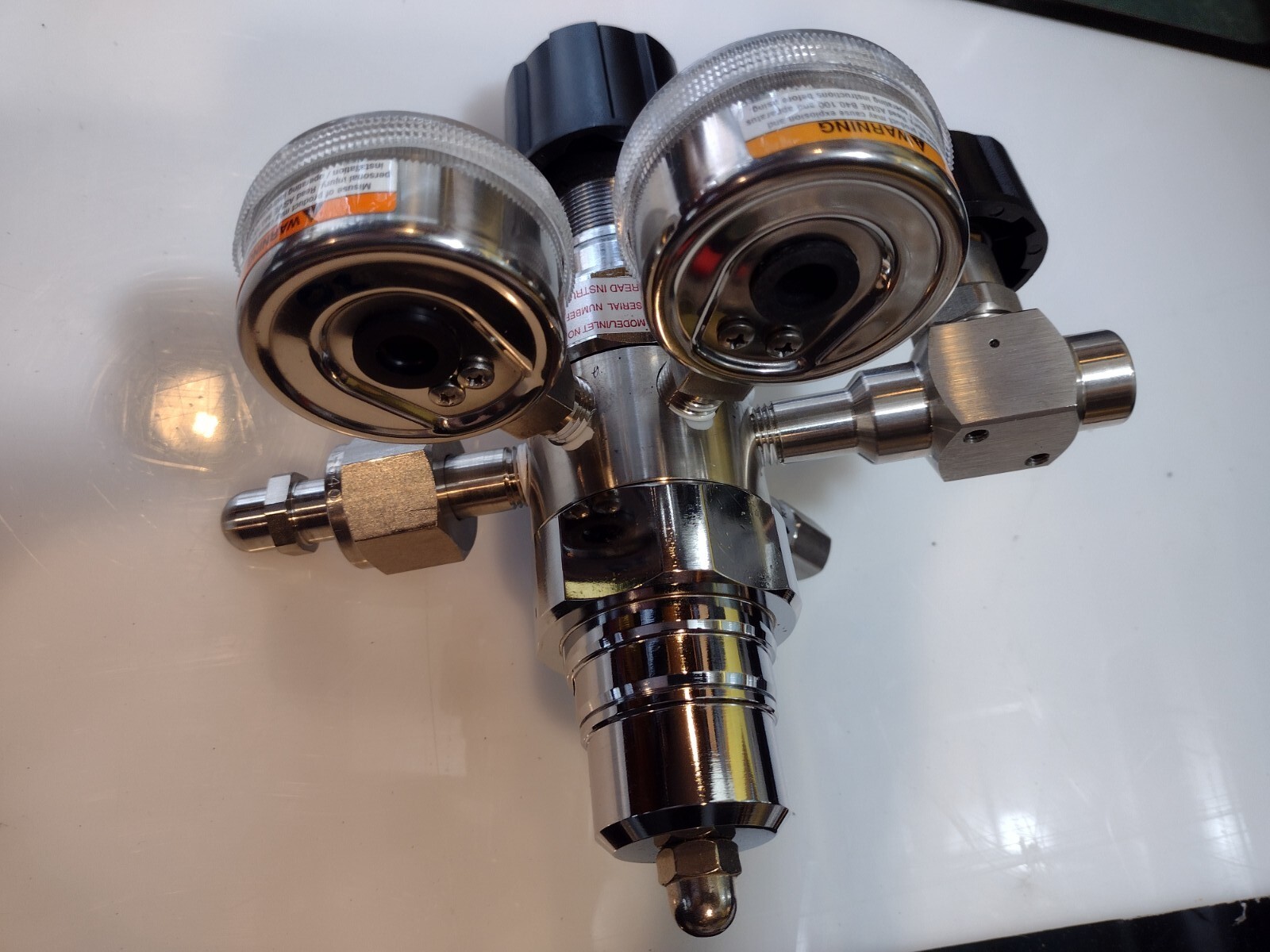 Air Liquid CONCOA #432-1331-24-540 Dual stage Stainless Steel regulator