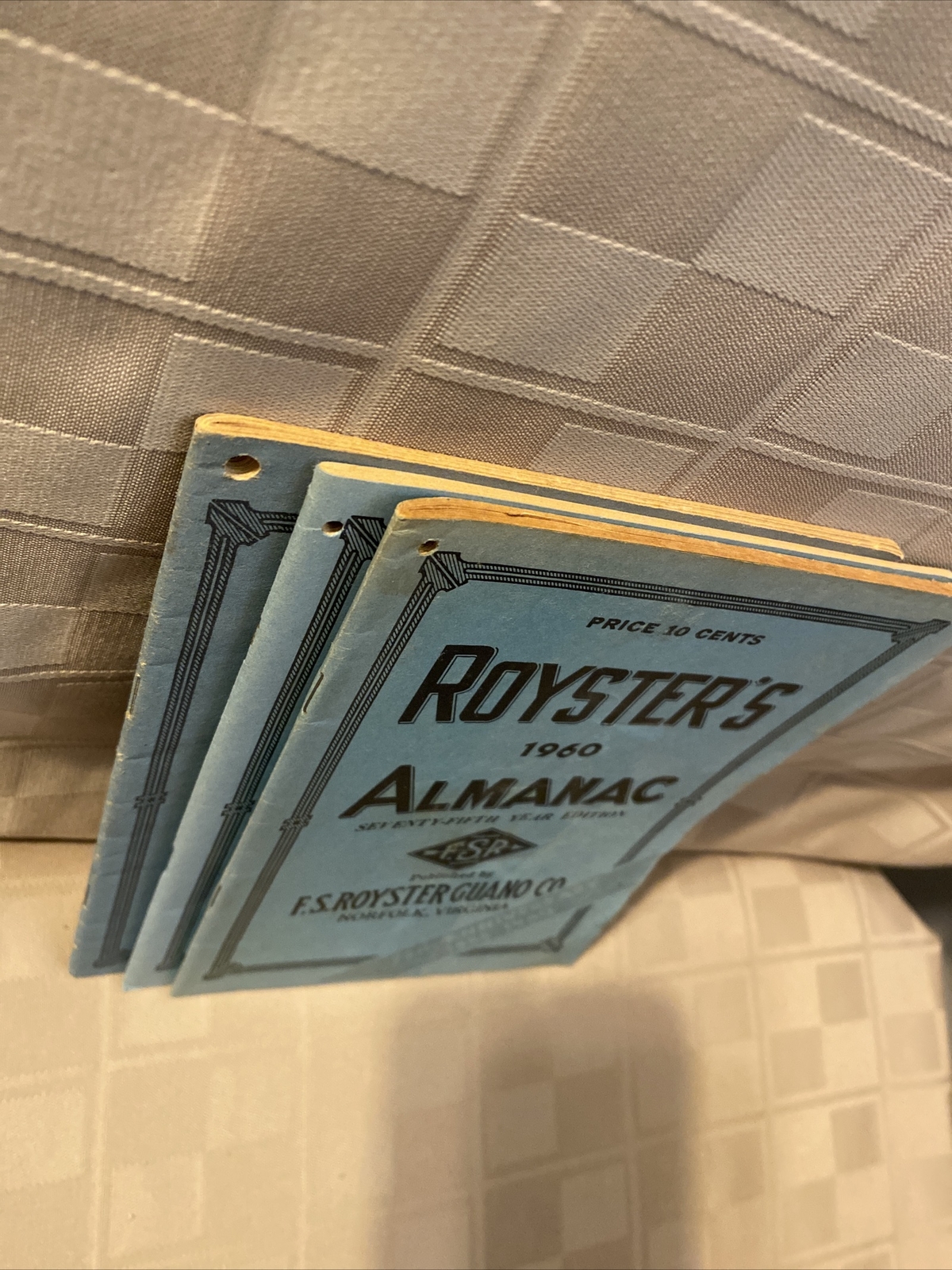 Vintage F.S.Royster Guano Farmer&rsquo;s Almanac