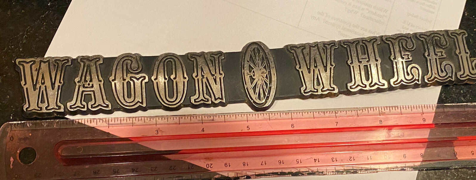 VINTAGE EMBLEM – « WAGON WHEEL » ADVERTISMENT EMBLEM LOGO TRACTOR? LOOK!