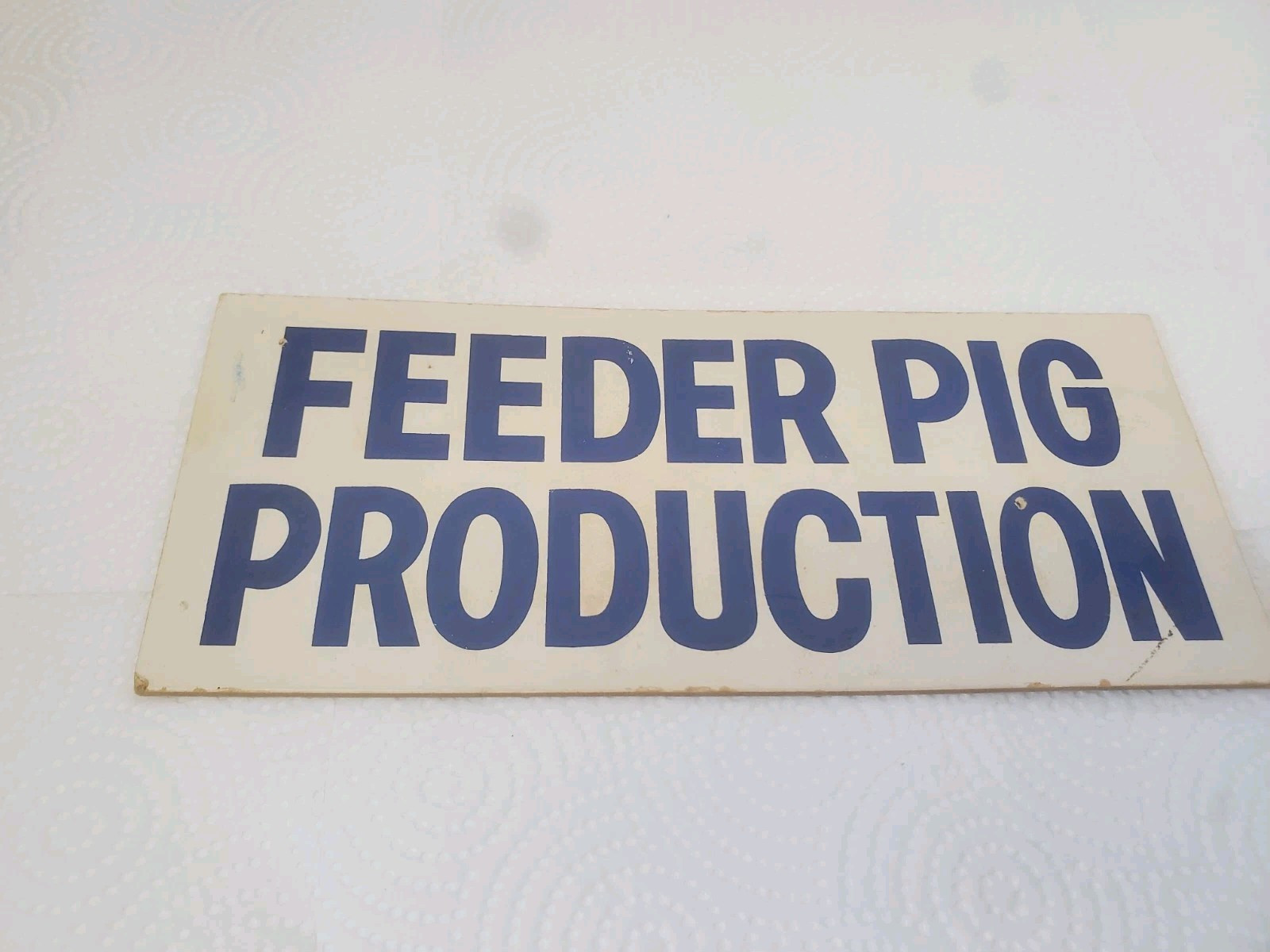 9&Prime; X 3-3/4&Prime; Cardboard Sign Feeder Pig Production Magnet Backing Farm Decor