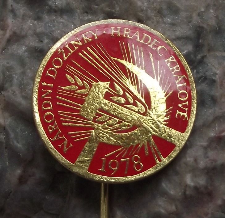 1978 Harvest Festival Czechoslovakia Communist Farming Celebration Pin Badge