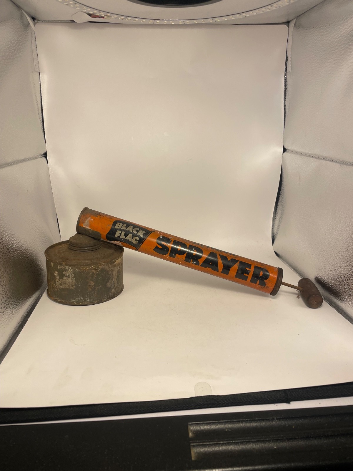 Vintage 1940&rsquo;s Black Flag Tin Bug Pump Sprayer Metal Canister & Wooden Handle