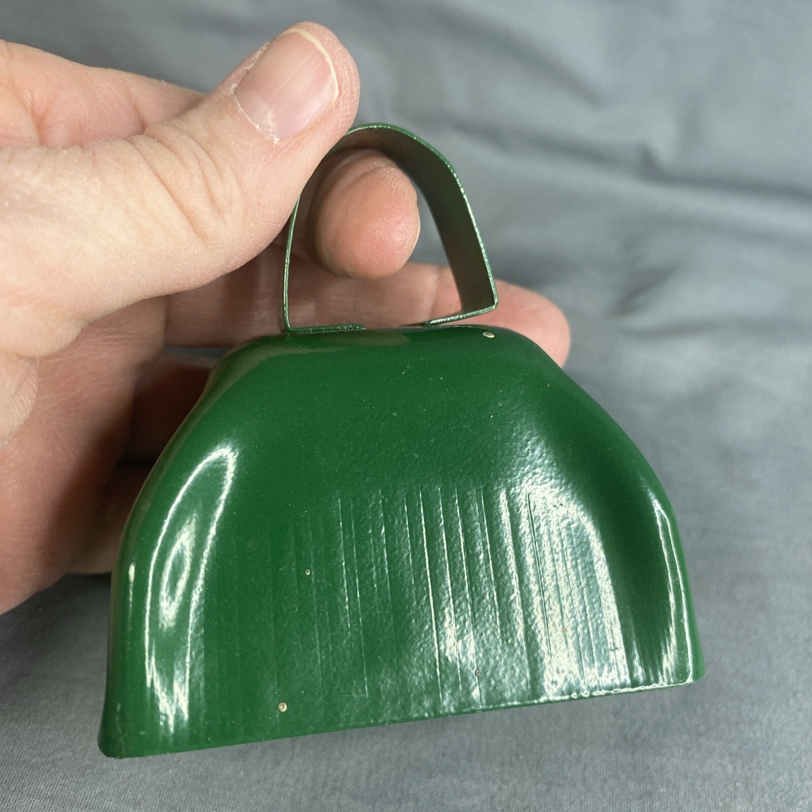 Du Pont Pioneer Cowbell Advertiser