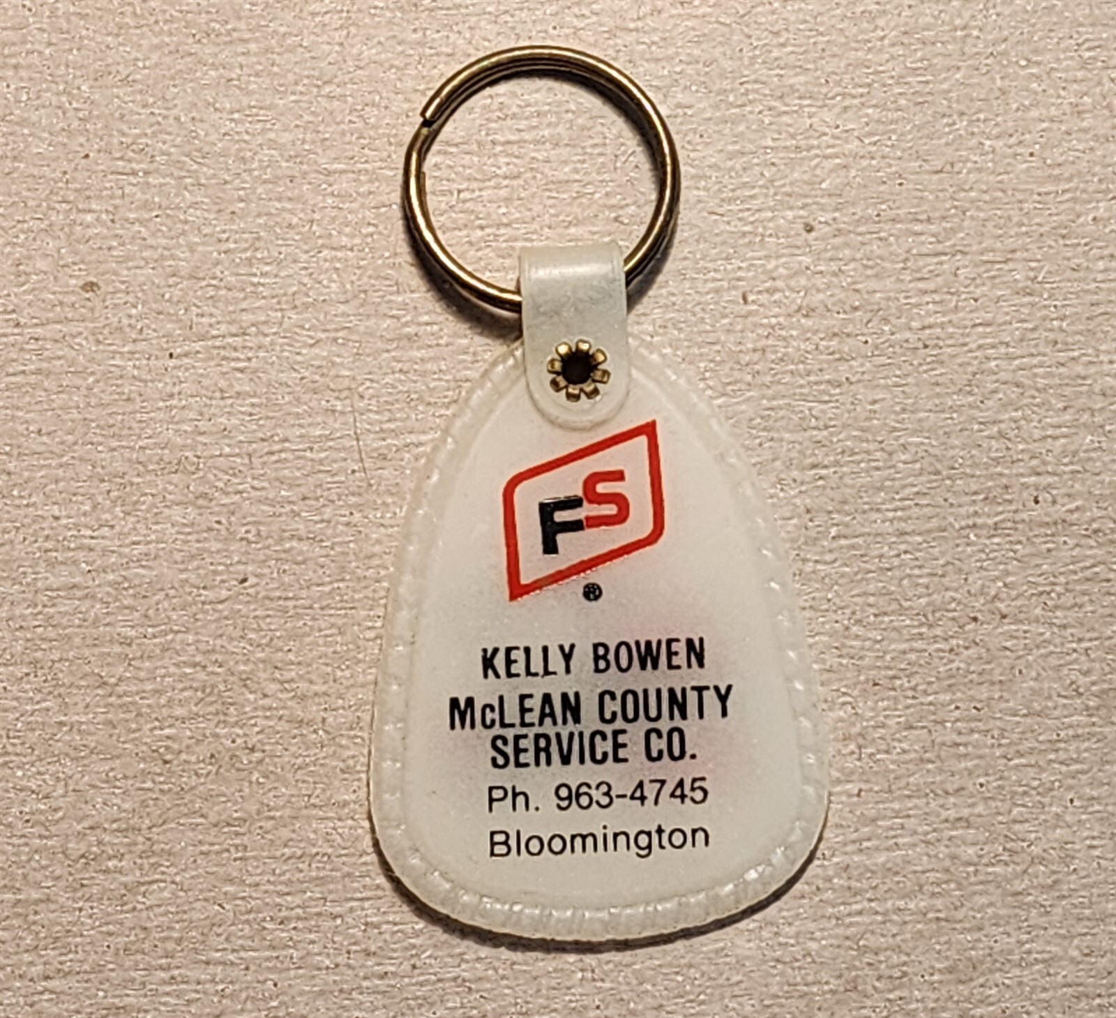 VINTAGE FS MCCLEAN COUNTY SERVICE KEYCHAIN BLOOMINGTON IL GLOW IN THE DARK 3&Prime;