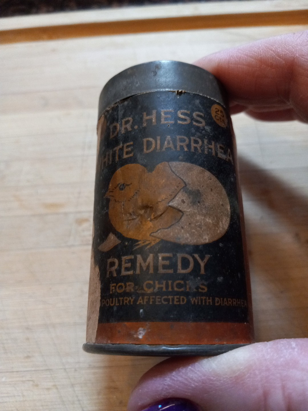 Antique Empty Tin Can 1926 Dr. Hess White Diarrhea Remedy for Chicks .25