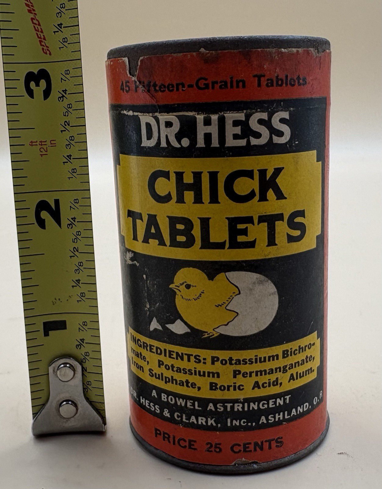 VINTAGE DR HESS CHICK TABLETS CONTAINER Hess & Clark Ashland Ohio Chicken
