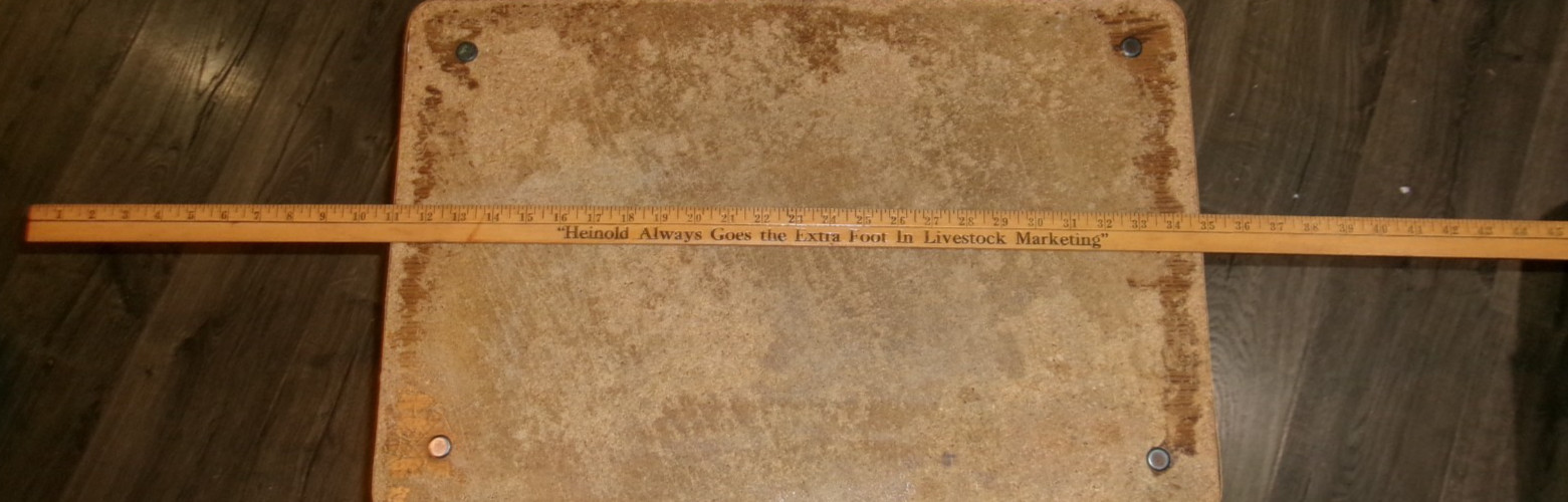 heinolod hog + cattle market goodland,il. 48&Prime; wood yardstick good used
