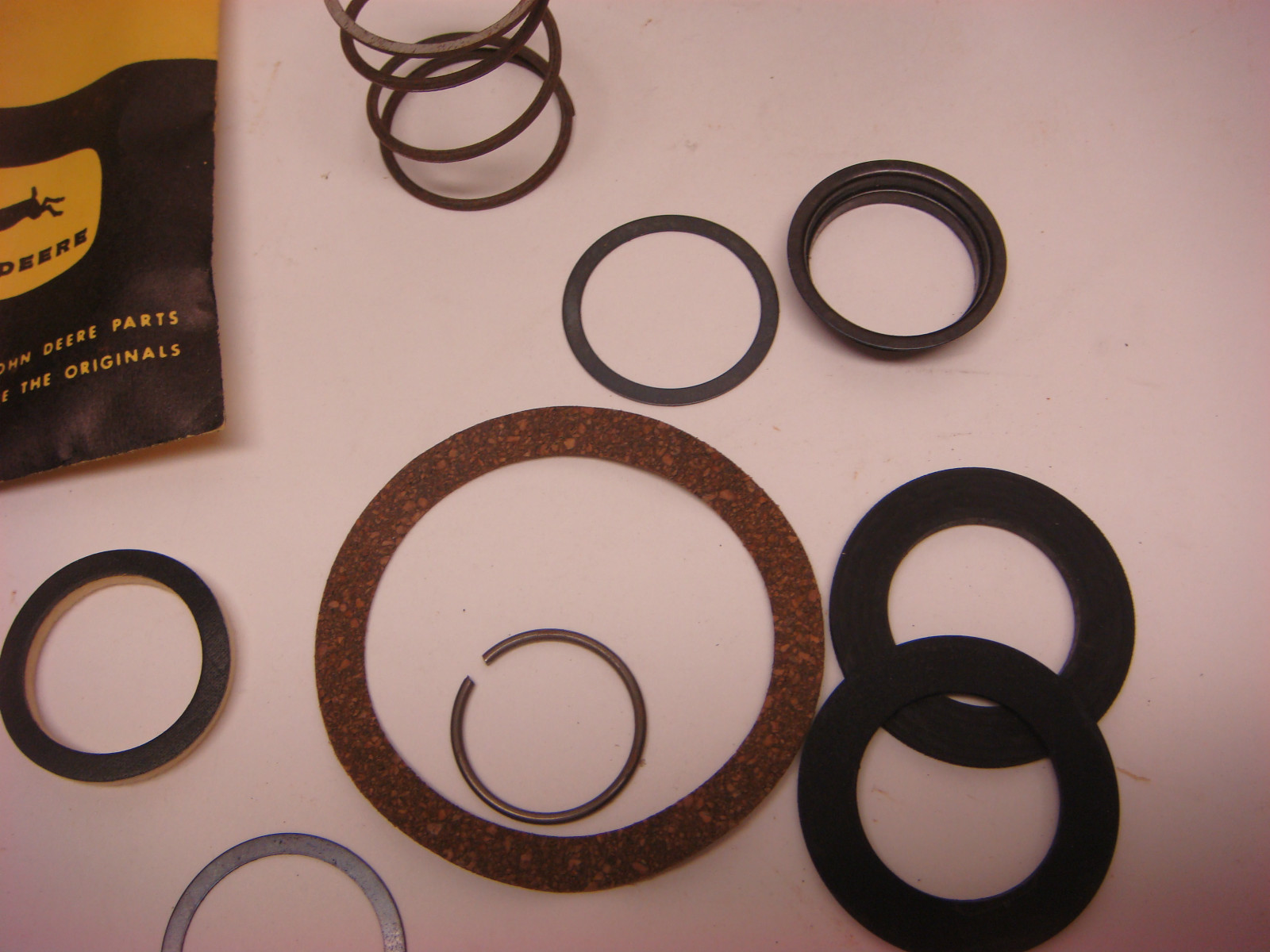 NOS John Deere Part No. AT21699 Clutch Spring and Washer JD025