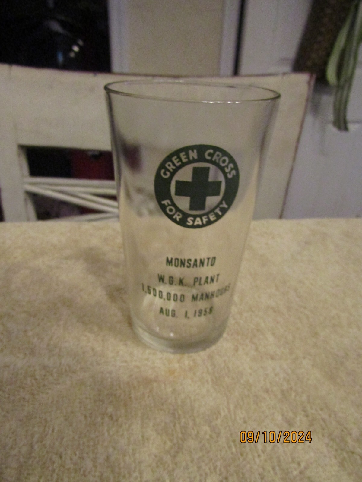 Vintage Monsanto WGK Plant 1500000 Manhours 1958 Green Cross For Safety 4&Prime; Glass