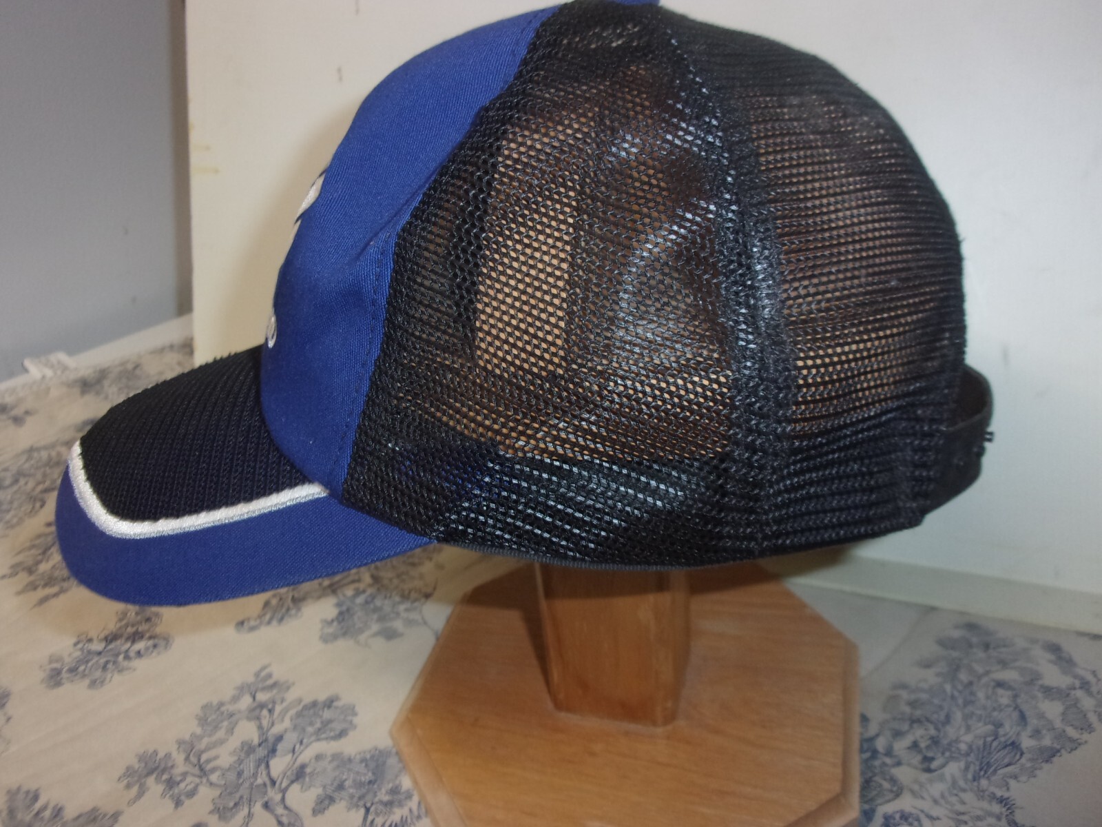 Promotional New Holland Tractor Embroidered Mesh Baseball Hat New without Tags
