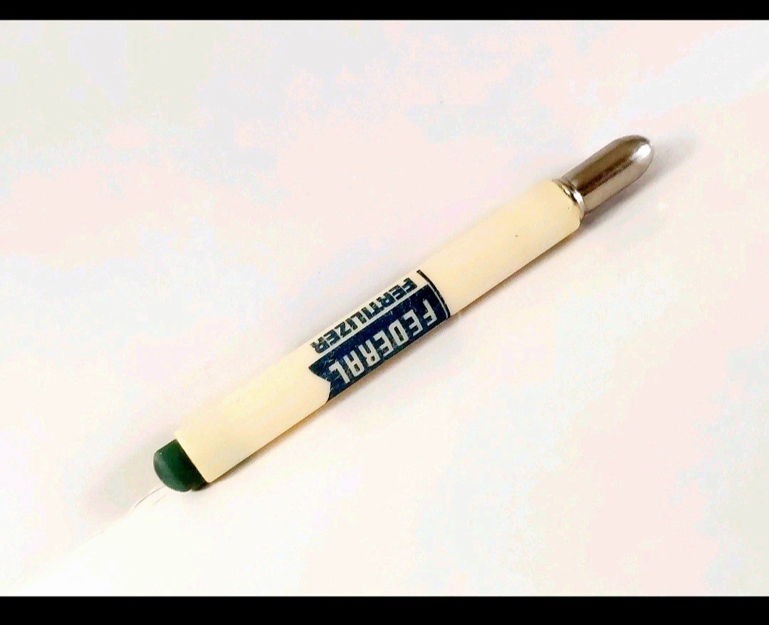 Vintage 1940&rsquo;s Federal Fertilizer Advertising Bullet Pencil