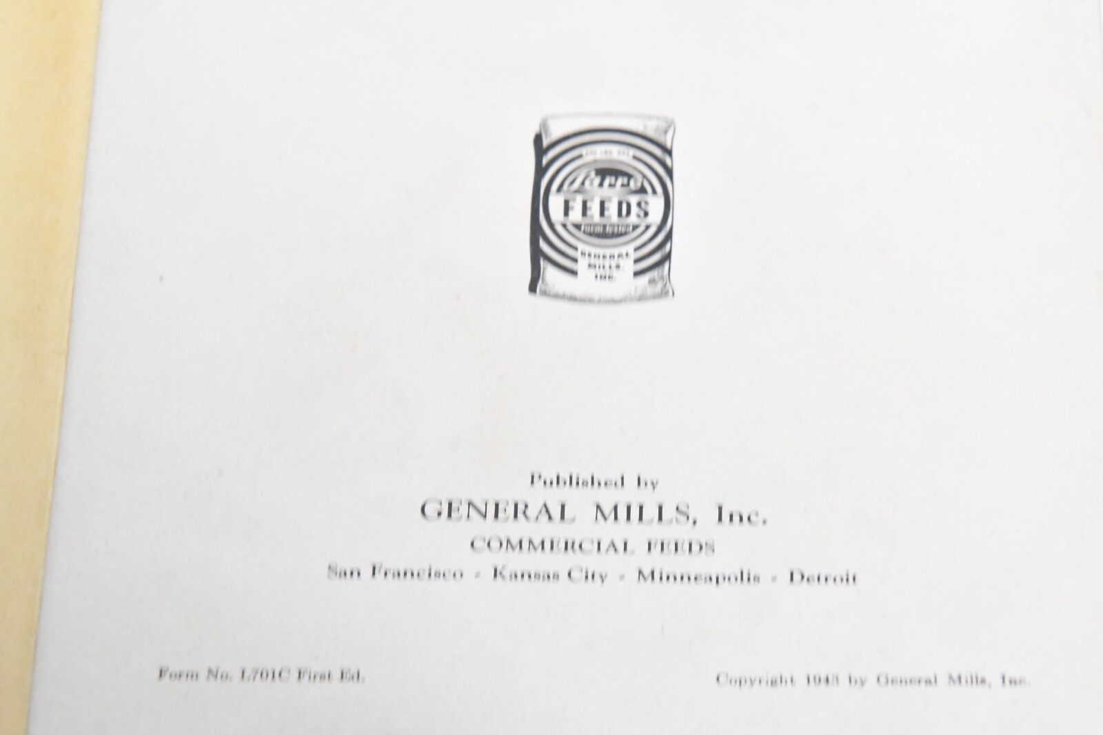 1943 GENERAL MILLS LARRO FEEDS PIG SENSE HOG DOLLARS ADVERTISING PUBLICATION