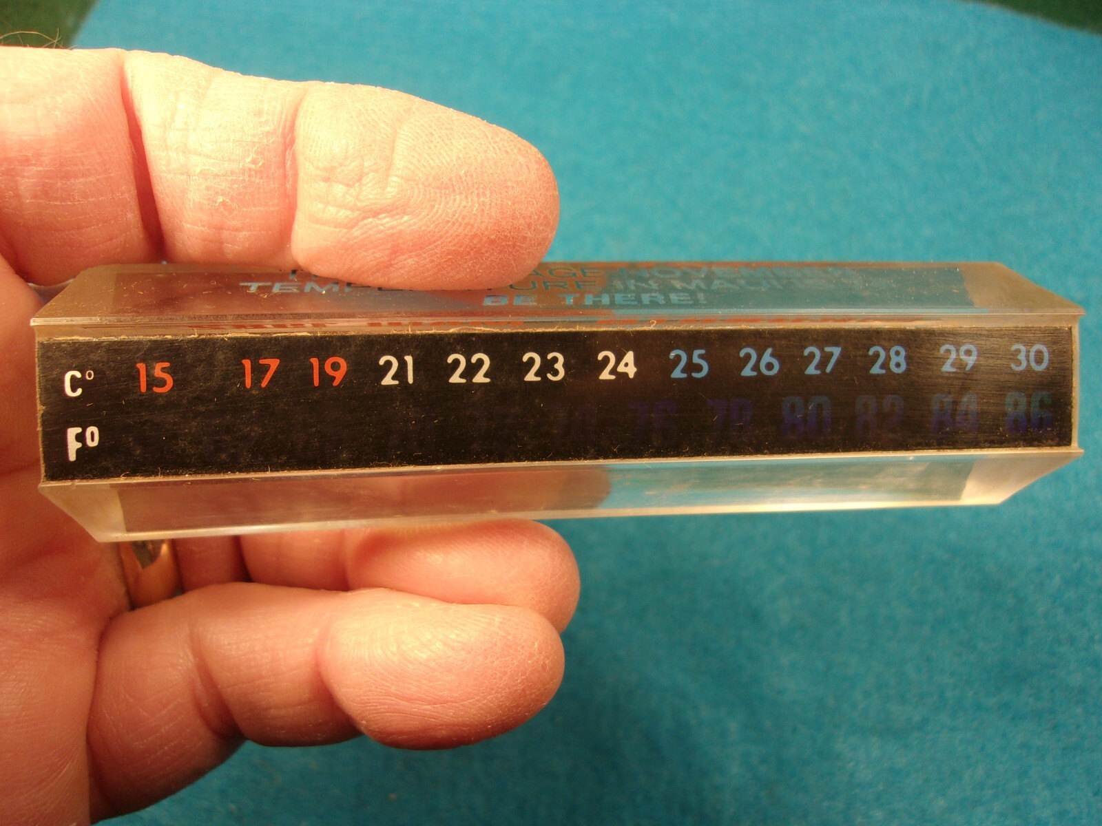 NEAT OLD VTG ACRYLIC? SALES CONTEST(?) PAPERWEIGHT « KUBOTA (TRACTORS) MAUI 1982 »