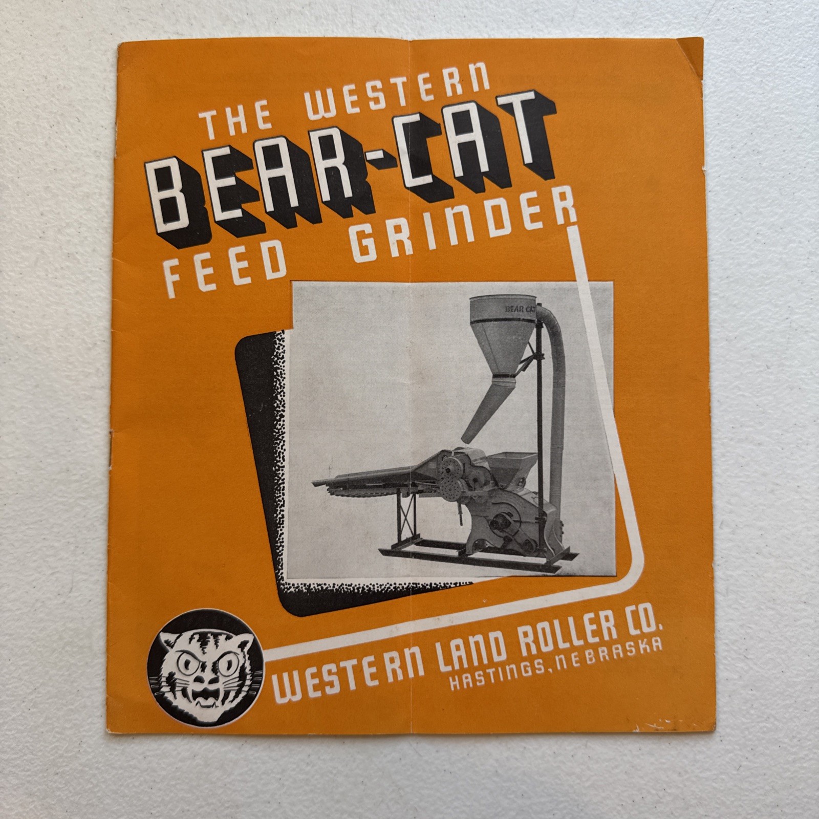 Western Land Roller Co. The Western Bear-Cat Feed Grinder Catalog 1940