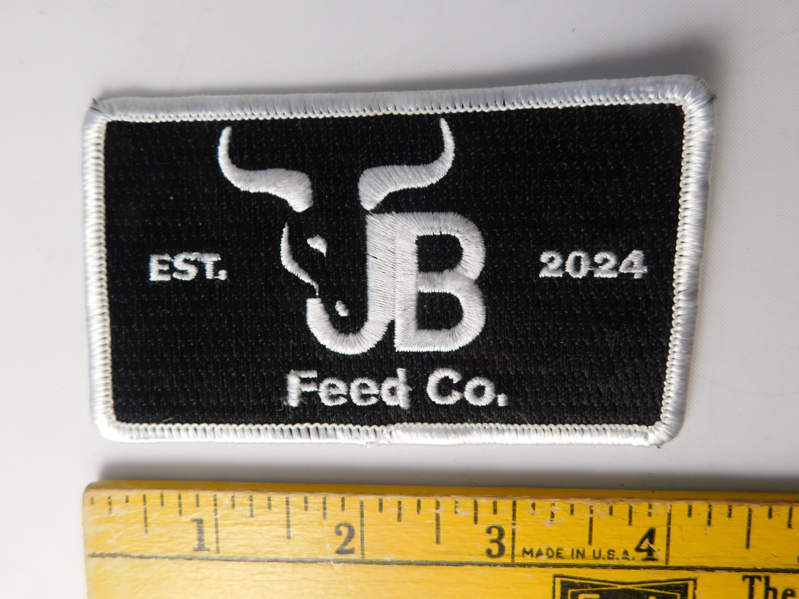 JB FEED COMPANY VINTAGE PATCH HAT BADGE CATTLE FARM AGRICULTURE ADVERTISING
