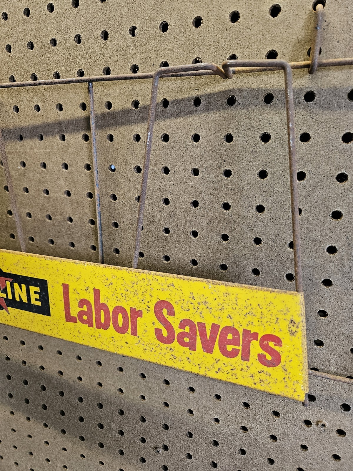 Starline Labor Saver Metal Pegboard Display Arm Hook w/Sign Plate barn cleaner