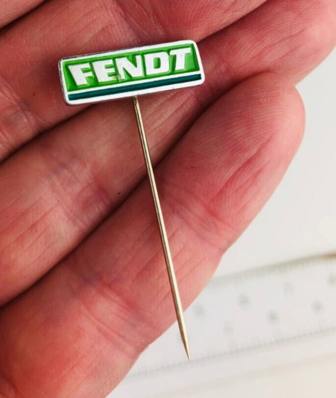 Fendt Tractors 1960s Lapel Pin Farming Machinery Manufacturer Marque Logo *J7h