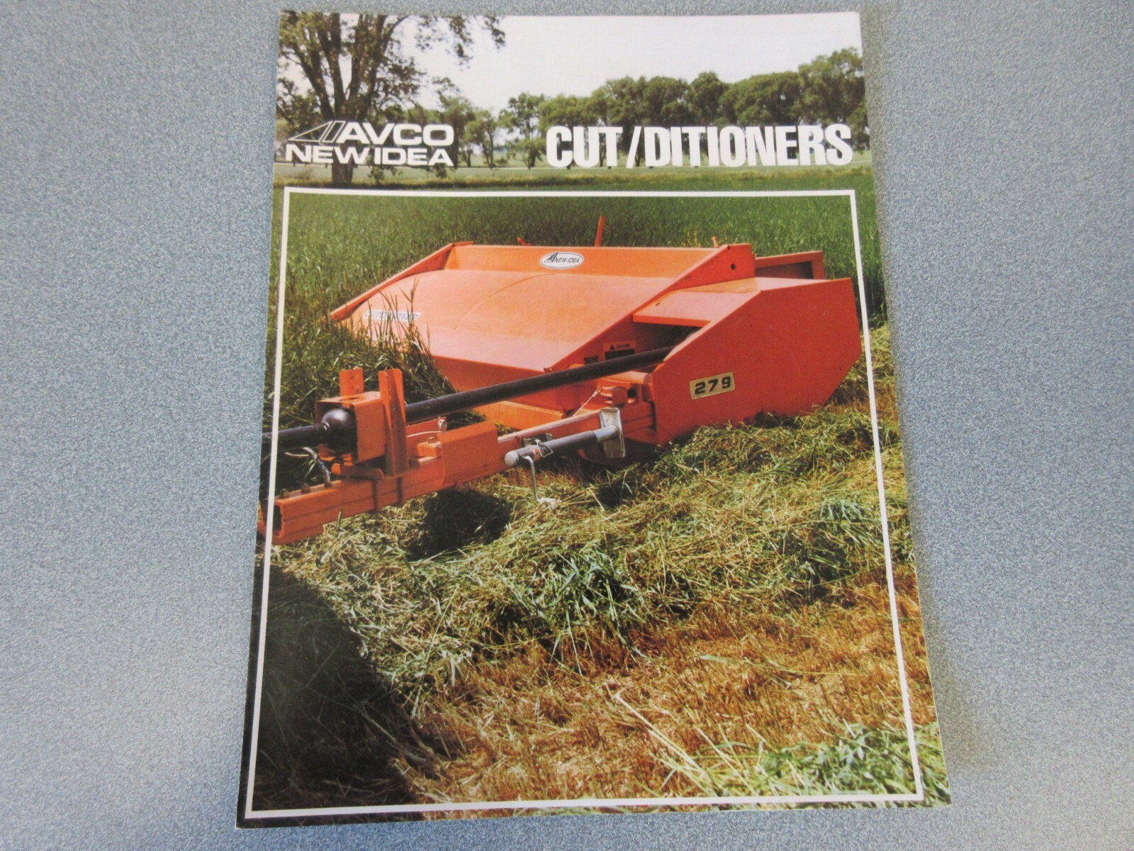 Avco New Idea Cut/Ditioners Sales Brochure