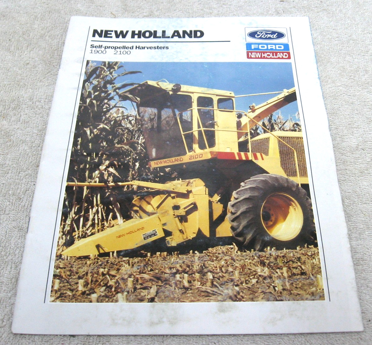 VINTAGE 1988 NEW HOLLAND SELF PROPELLED HARVESTER BROCHURE 1900 2100