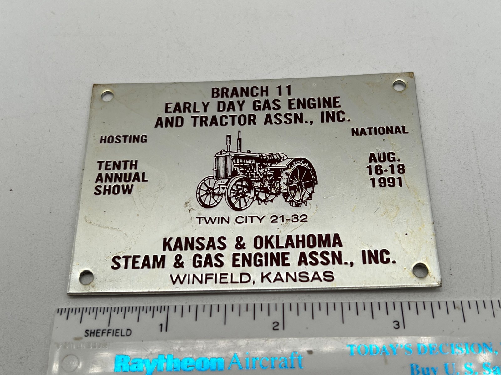 1991 Early Day Engine & Tractor Show Winfield, KS Twin City 21-32 Badge / Plaque