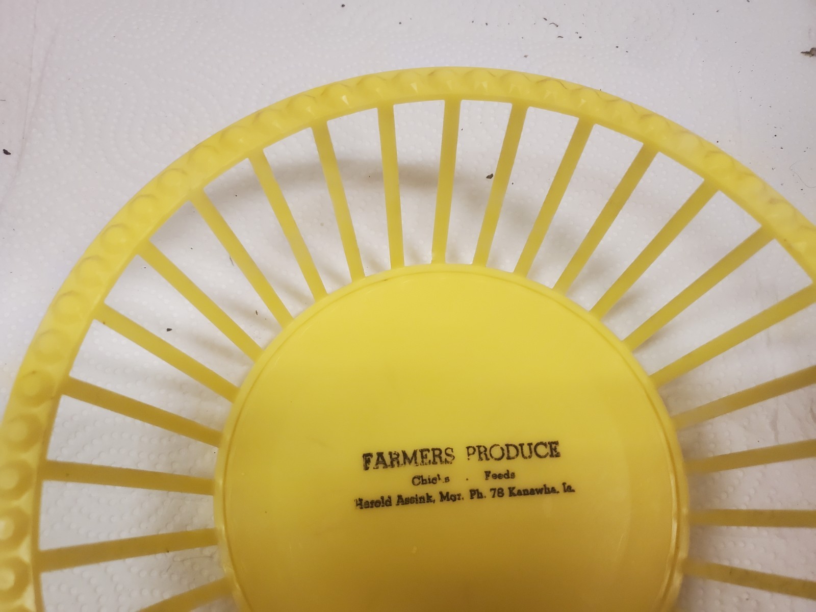 9&Prime; Yellow Plastic Basket Farmers Produce Kanawha Iowa Harold Assink Chicks Feeds
