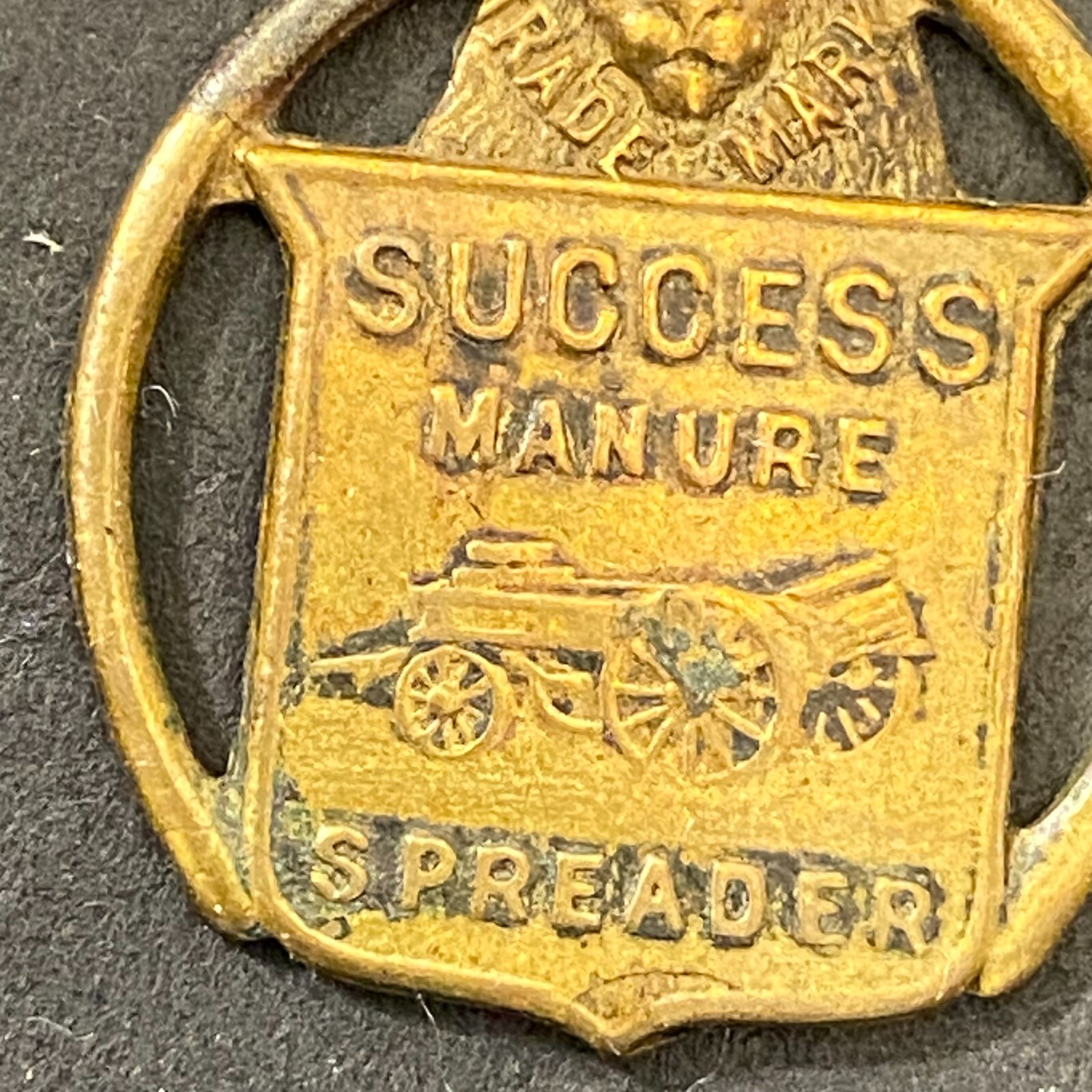 Success Manure Spreader Kemp & Burpee Syracuse Brass Pendant 25mm Scarce