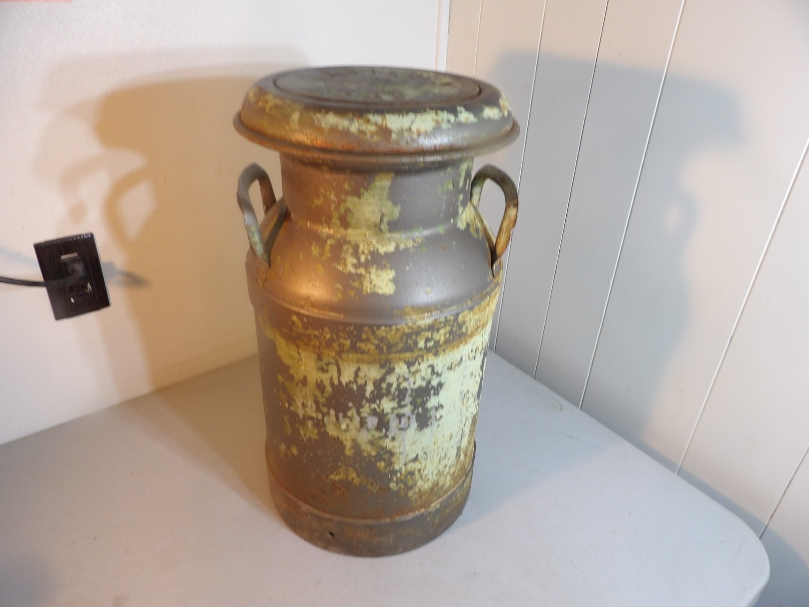 Vintage Westland Coop 5 Gallon Milk Can ( Rust hole in bottom )