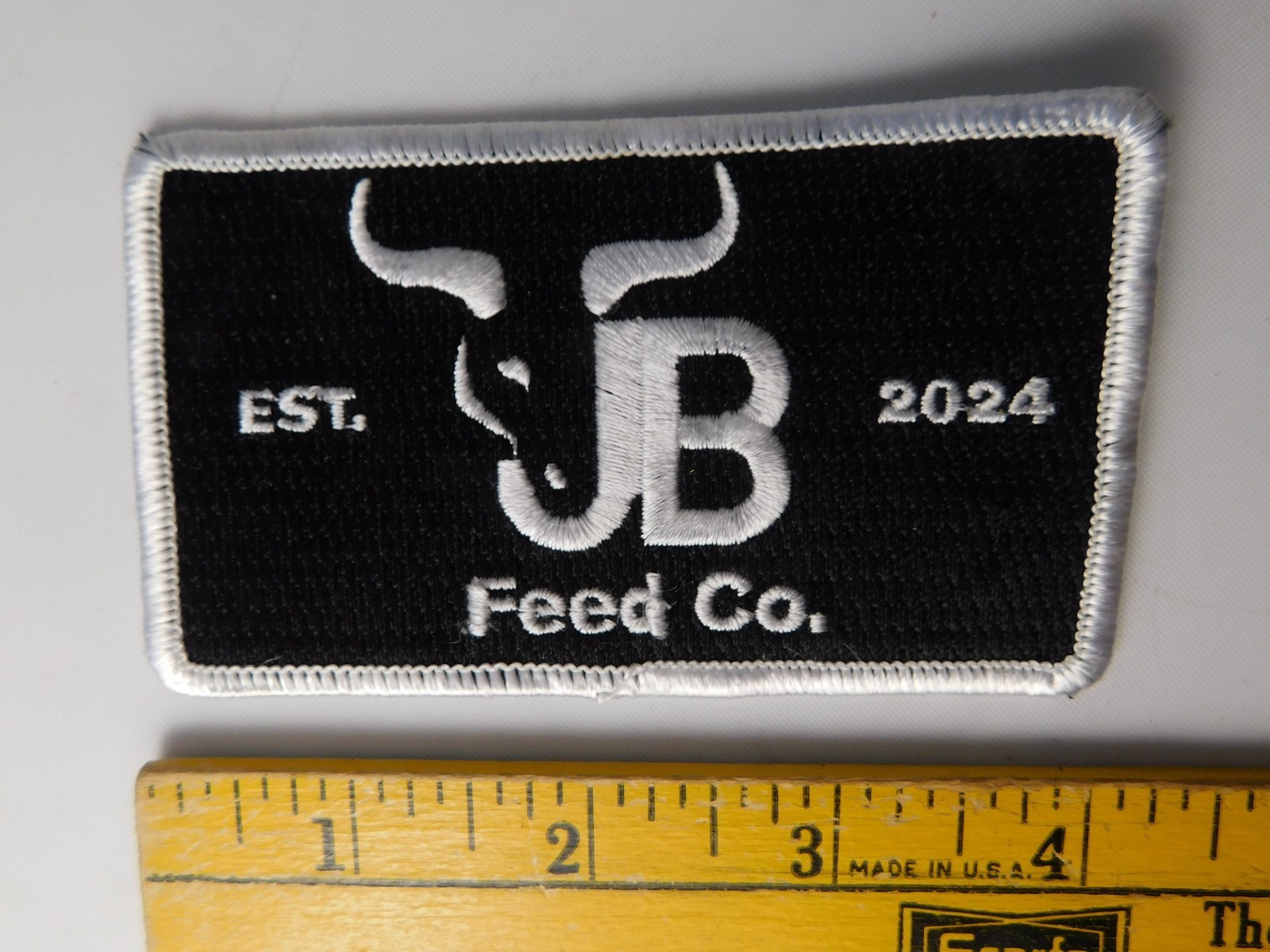 JB FEED COMPANY VINTAGE PATCH HAT BADGE CATTLE FARM AGRICULTURE ADVERTISING
