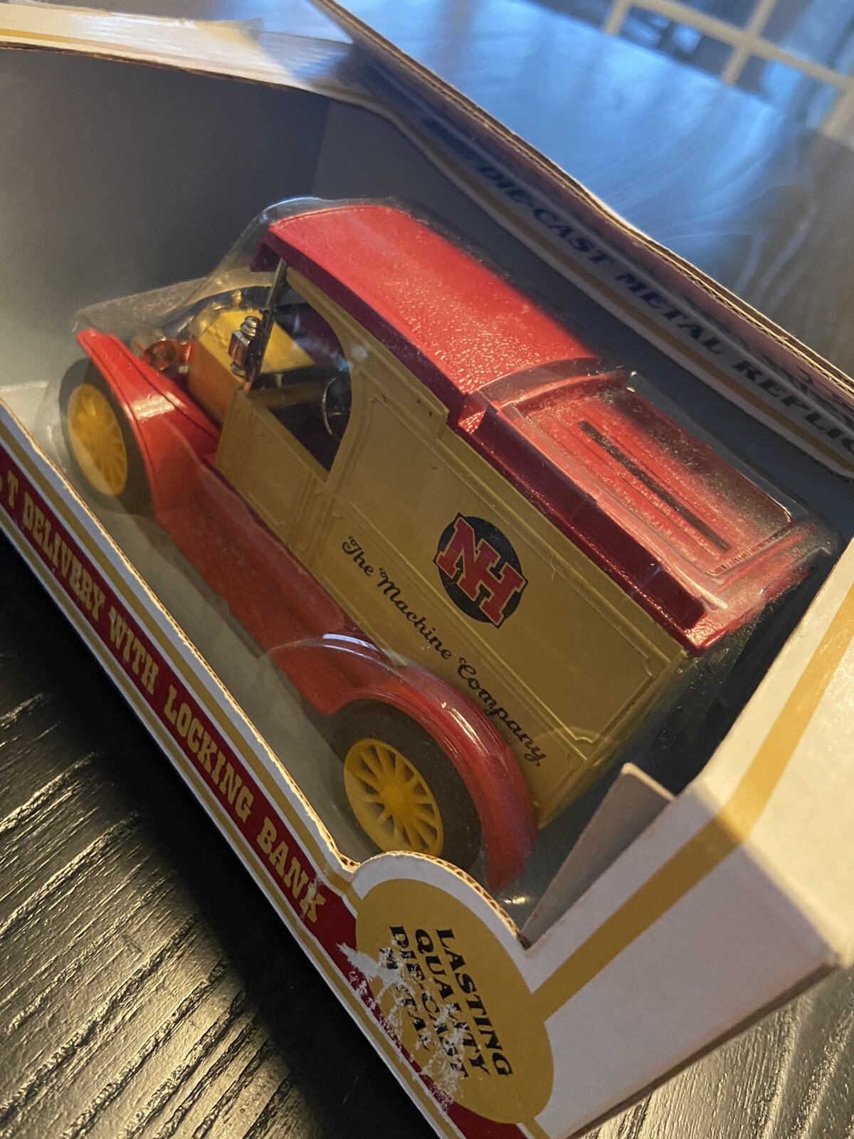 New Holland Model T Delivery Truck 1/25 Scale Diecast Bank by Ertl NIB